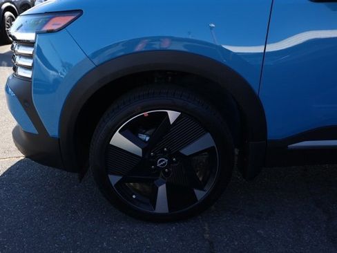 New 2025 Nissan Kicks SR image 11