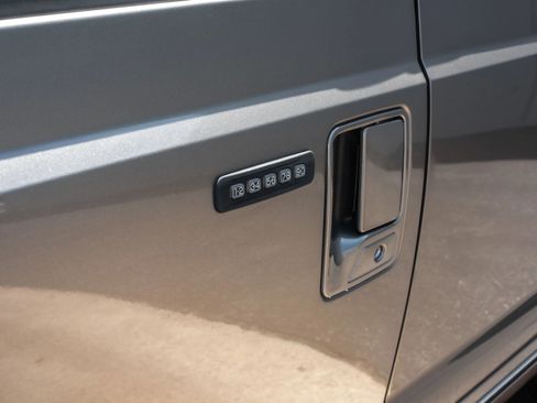 Used 2004 Ford Excursion Limited image 27