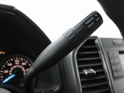 Used 2017 Ford F150 XLT image 12