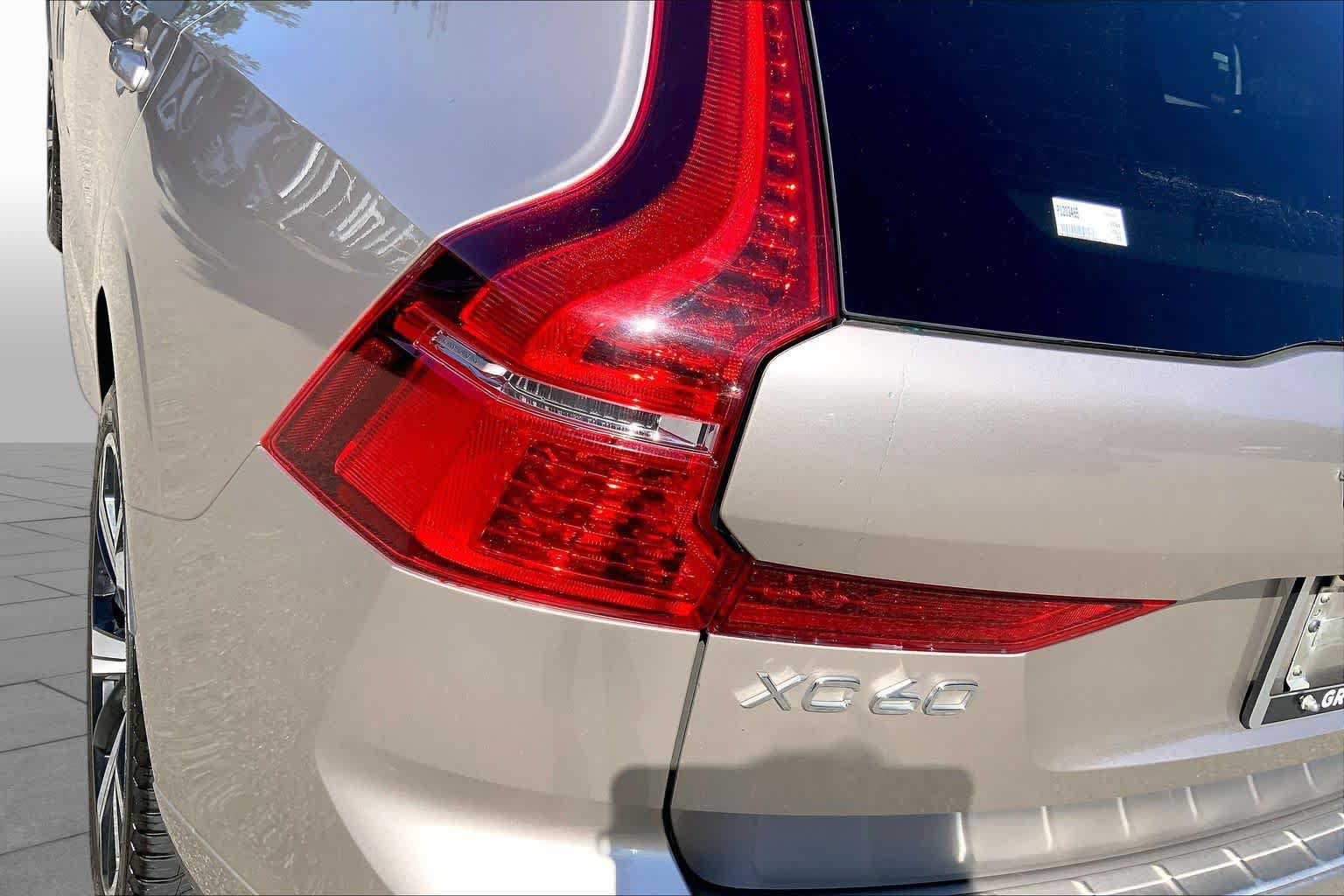 Used 2023 Volvo XC60 B6 Ultimate w/ Protection Package Premier AWD/4WD image 28