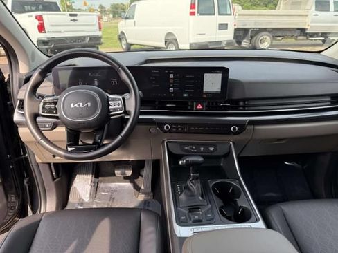 Used 2026 Kia Carnival FWD image 17