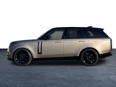 Used 2023 Land Rover Range Rover First Edition image 4