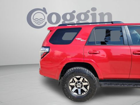 Used 2021 Toyota 4Runner TRD Off-Road Premium AWD/4WD image 32