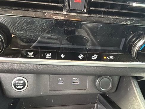 Used 2021 Nissan Rogue SV image 17