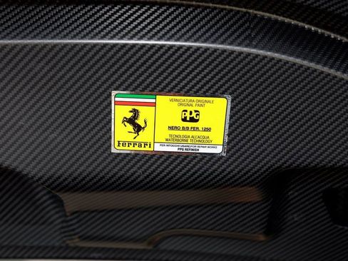 Used 2022 Ferrari SF90 Spider image 32