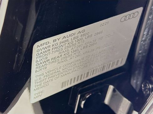 Used 2025 Audi Q5 Premium w/ Convenience Package image 33