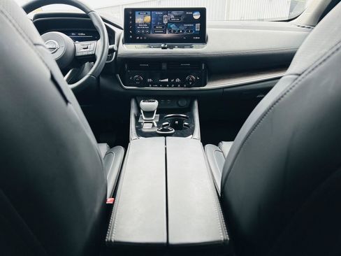 Used 2024 Nissan Rogue Platinum image 26