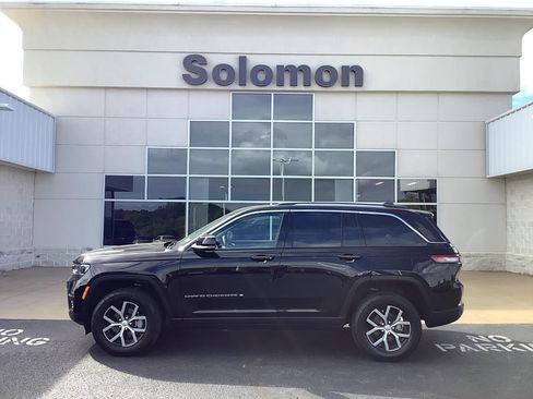 Certified 2023 Jeep Grand Cherokee Limited image 1