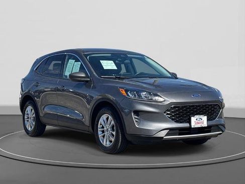 Certified 2022 Ford Escape SE image 4