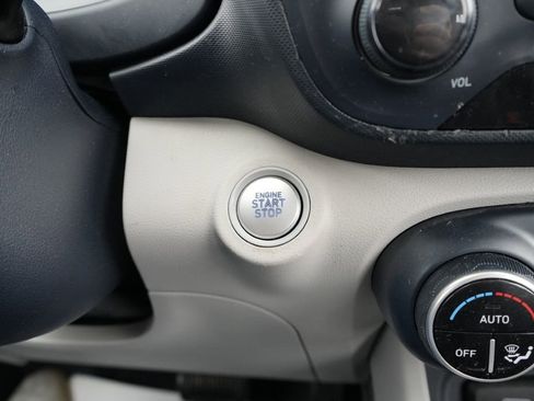 Certified 2023 Hyundai Venue Limited w/ Cargo Package image 27