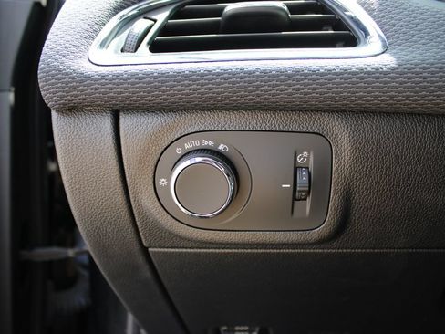 Certified 2018 Chevrolet Cruze LT FWD image 11