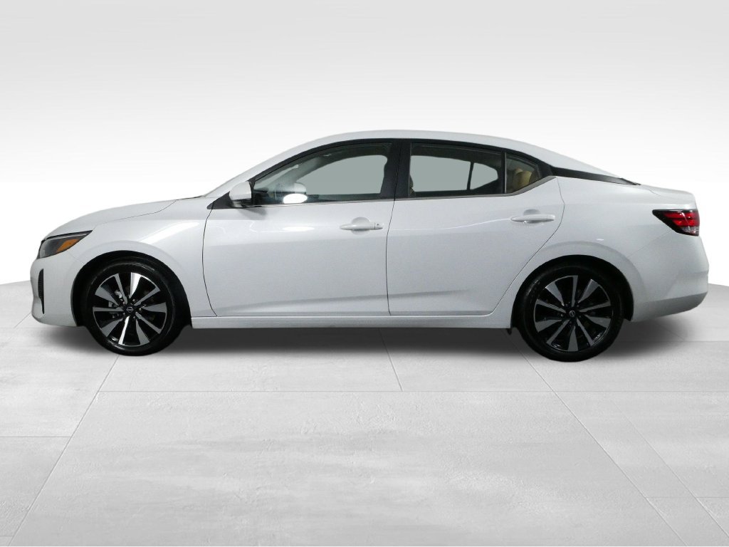 Used 2025 Nissan Sentra SV w/ SV Premium Package FWD image 6