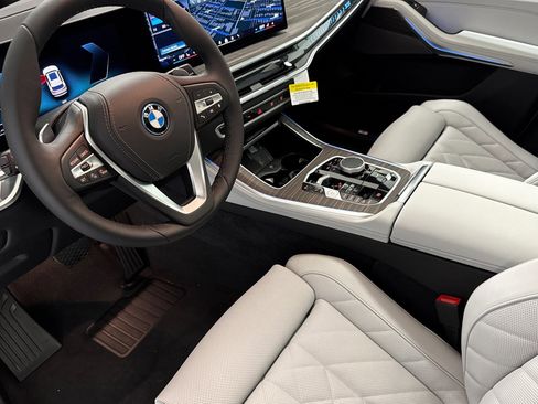 Used 2026 BMW X5 xDrive50e w/ Premium Package AWD/4WD image 4