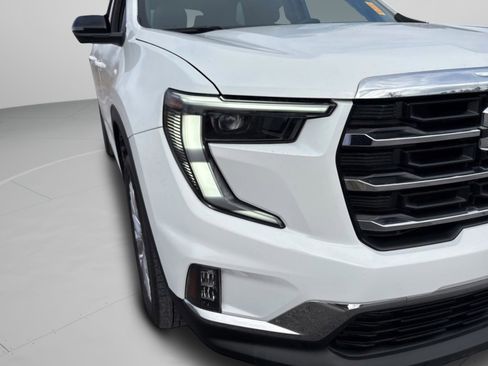 Used 2024 GMC Acadia Elevation image 43