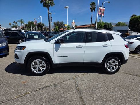 Certified 2024 Jeep Compass Latitude AWD/4WD image 8