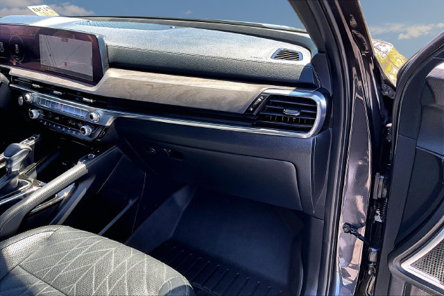 Used 2025 Kia Telluride SX X-Line AWD/4WD image 26