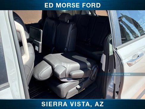 Certified 2023 Kia Carnival EX FWD image 17