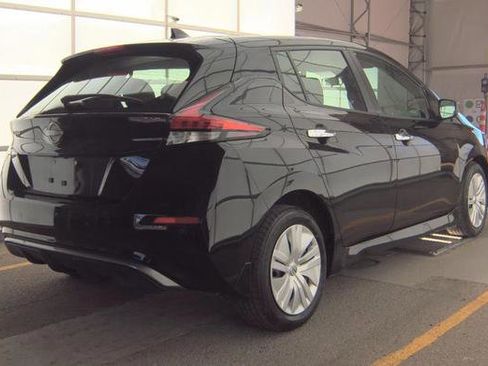 Used 2025 Nissan Leaf S image 3