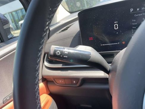 Certified 2025 Kia Carnival EX FWD image 28