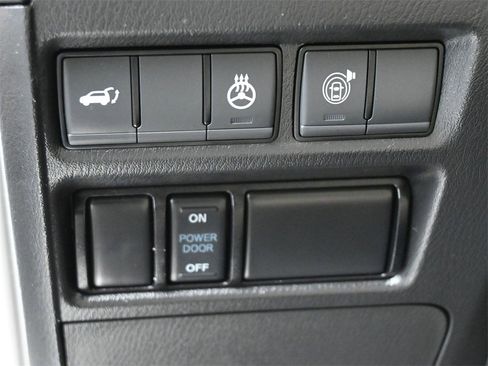 Used 2024 Nissan Armada SL w/ Captain's Chairs Package image 6