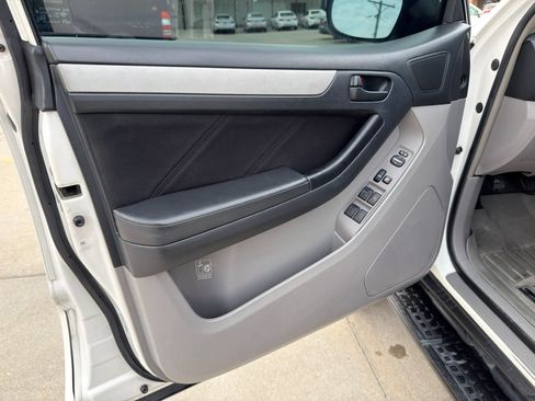 Used 2008 Toyota 4Runner SR5 AWD/4WD image 23