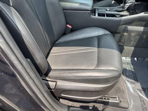 Used 2023 Kia Sorento S w/ Panoramic Sunroof Package AWD/4WD image 10