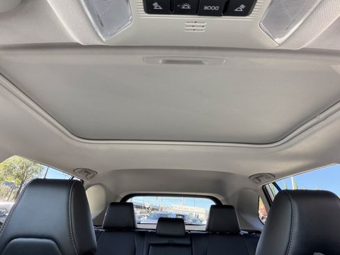 Used 2022 Toyota RAV4 XLE Premium AWD/4WD image 19