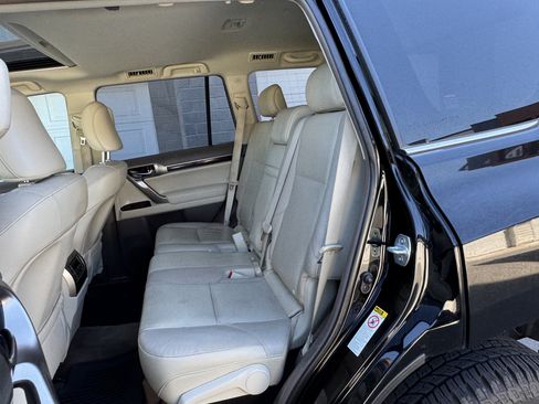Used 2014 Lexus GX 460 w/ Premium Package AWD/4WD image 22