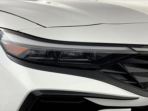 New 2026 Hyundai Elantra Limited FWD image 8