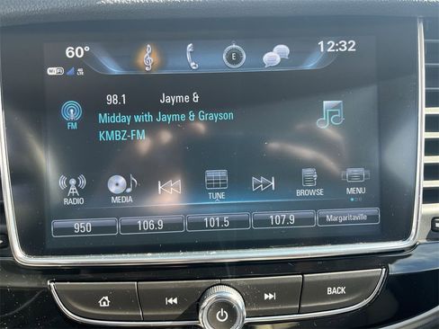 Used 2021 Buick Encore Preferred w/ Safety Package image 18