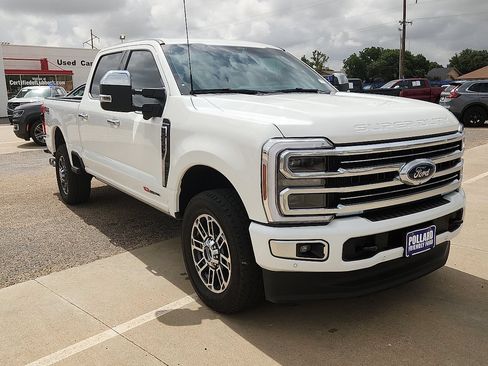 Used 2026 Ford F250 Platinum w/ Platinum Plus Package AWD/4WD image 4