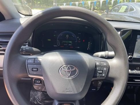 Used 2025 Toyota Camry LE FWD image 28