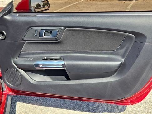 Used 2018 Ford Mustang GT RWD image 25