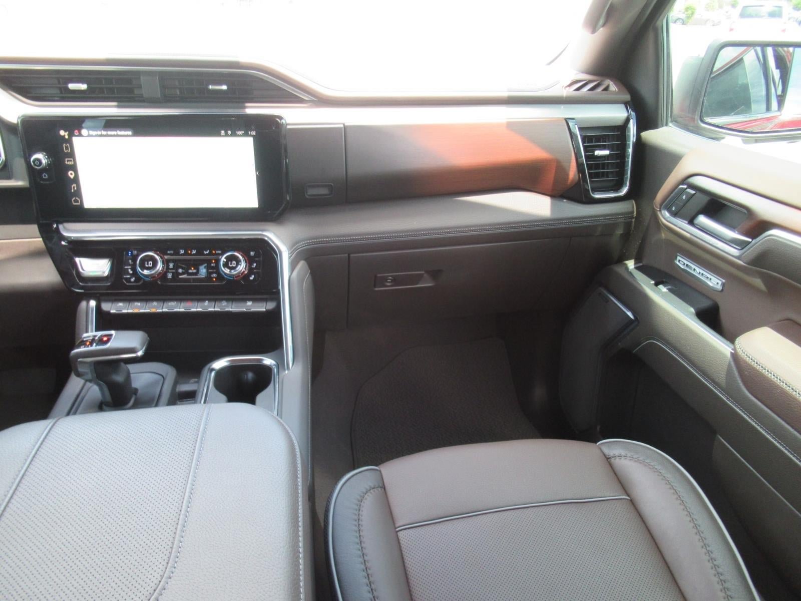 Used 2024 GMC Sierra 1500 Denali AWD/4WD image 14