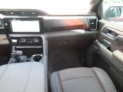 Used 2024 GMC Sierra 1500 Denali AWD/4WD image 14