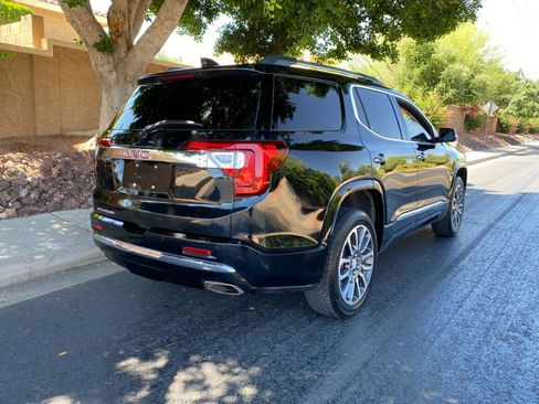 Used 2022 GMC Acadia Denali w/ Denali Ultimate Package FWD image 9