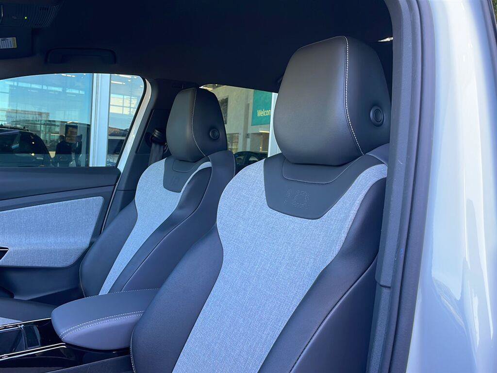 Used 2023 Volkswagen ID.4 Pro RWD image 8