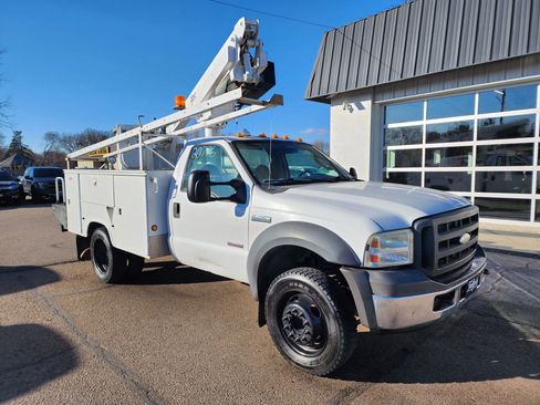 Used 2005 Ford F450 XL image 2