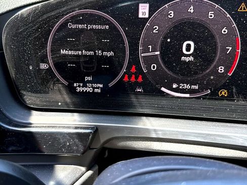 Certified 2024 Porsche Cayenne Coupe AWD/4WD image 12