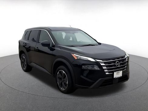 Used 2025 Nissan Rogue SV FWD image 3