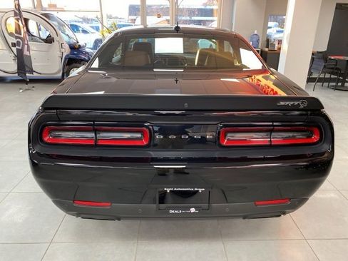 Used 2018 Dodge Challenger SRT Hellcat image 4