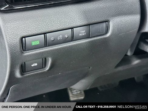 Certified 2025 Nissan Sentra SV FWD image 10