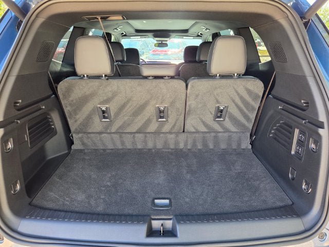Used 2025 Buick Enclave Avenir w/ Trailering Package, 5000 lbs. FWD image 19