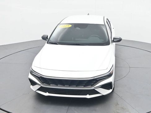 Used 2025 Hyundai Elantra SEL FWD image 26
