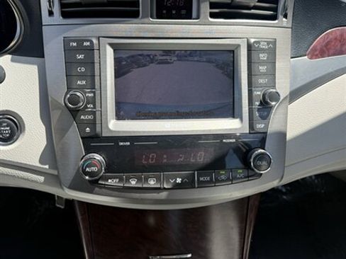 Used 2011 Toyota Avalon Limited FWD image 12