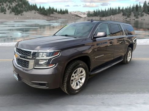 Used 2017 Chevrolet Suburban LT AWD/4WD image 7
