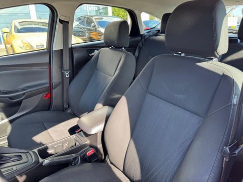 Used 2015 Ford Focus SE image 7