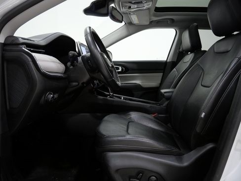 Used 2022 Jeep Compass Limited w/ Elite Group image 12