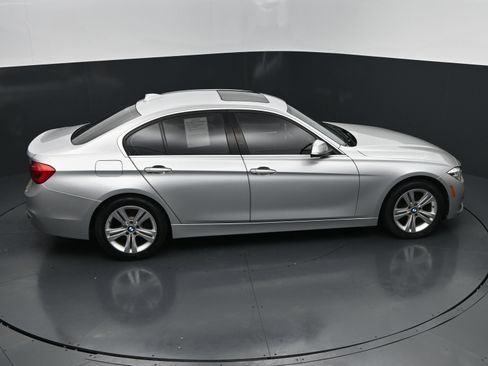 Used 2017 BMW 330i Sedan RWD image 28