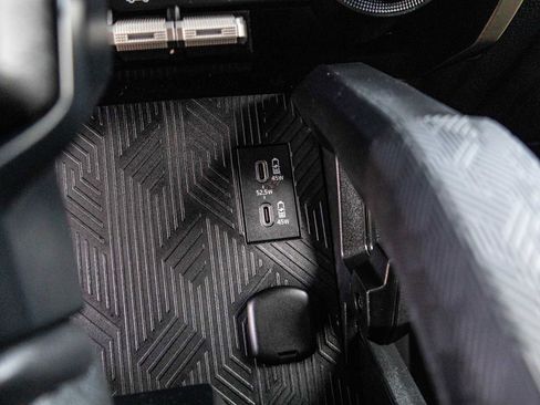 Certified 2024 Toyota Tacoma TRD Off-Road image 38